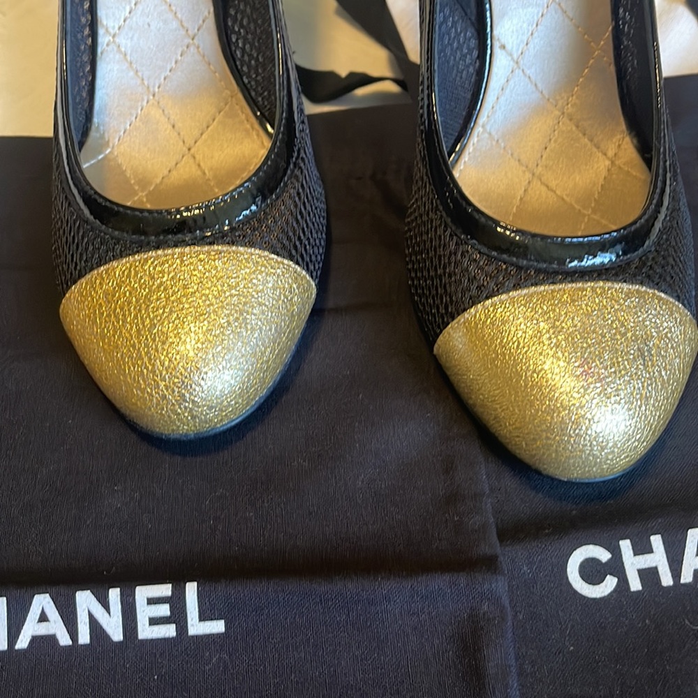 Chanel Pumps - Picture 4 of 15